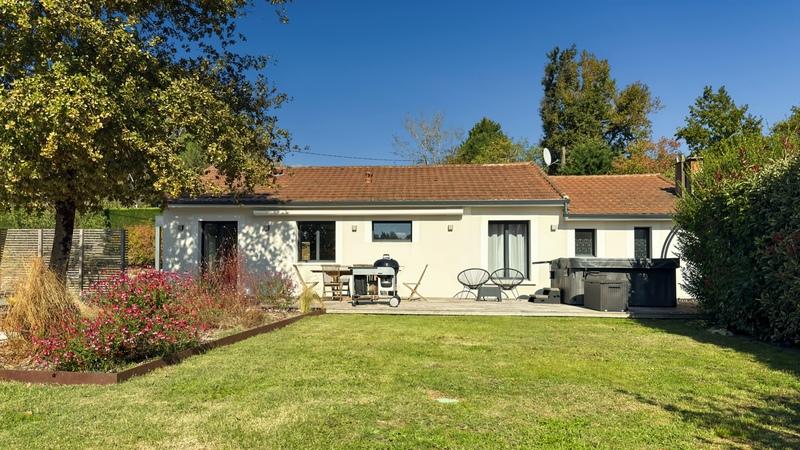 Maison - 300 m² - 10 pièces