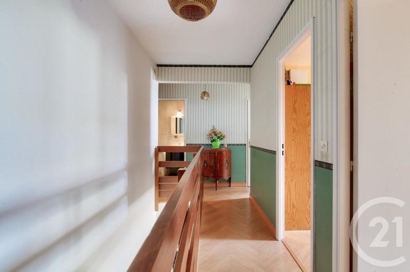 Appartement - 105 m² - 5 pièces