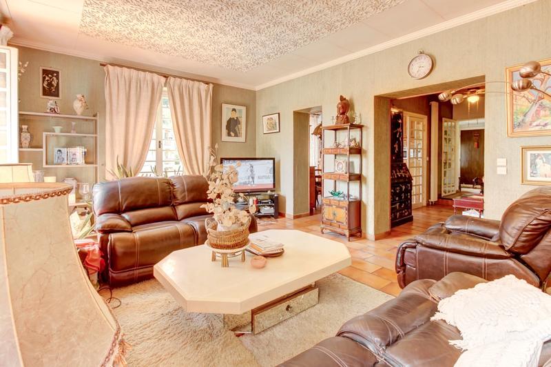 Maison - 255 m² - 6 pièces