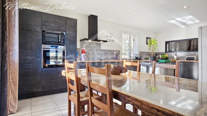 Maison - 175 m² - 7 pièces