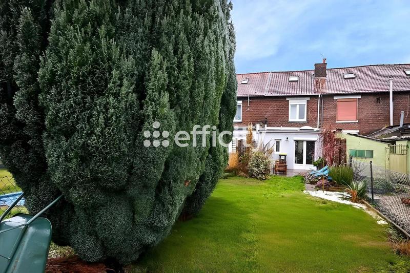 Maison - 84 m² - 4 pièces