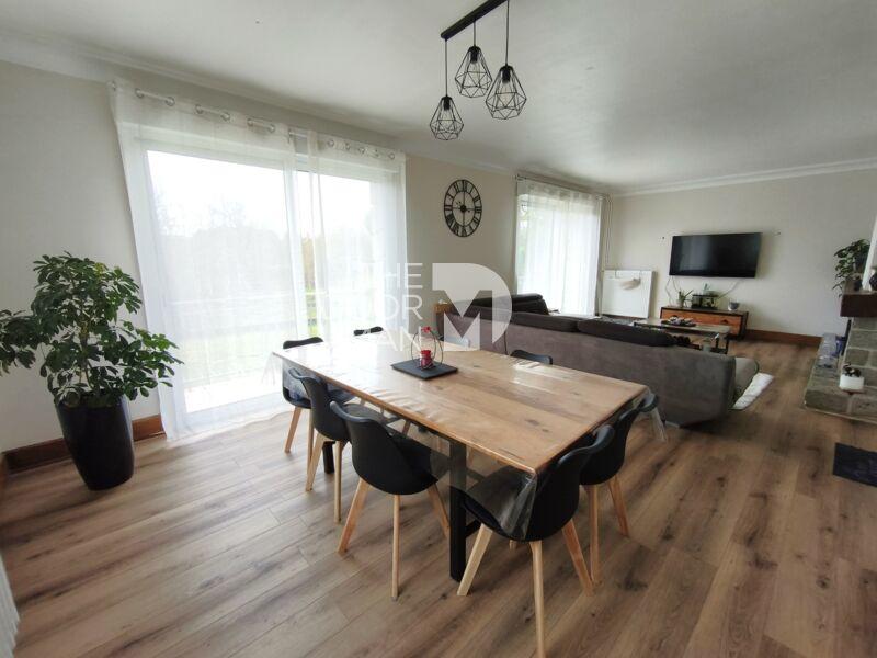 Maison - 155 m² - 9 pièces