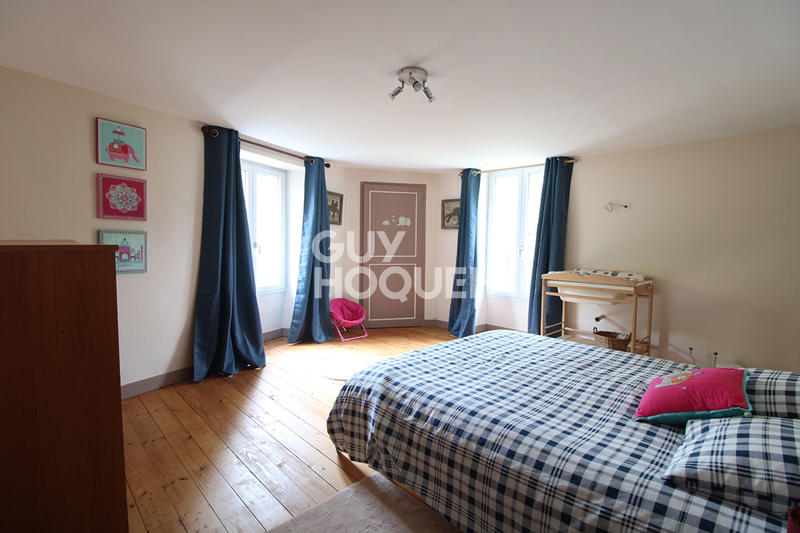 Maison - 271 m² - 7 pièces