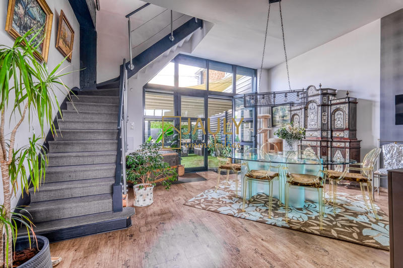 Maison contemporaine - 328 m² - 8 pièces