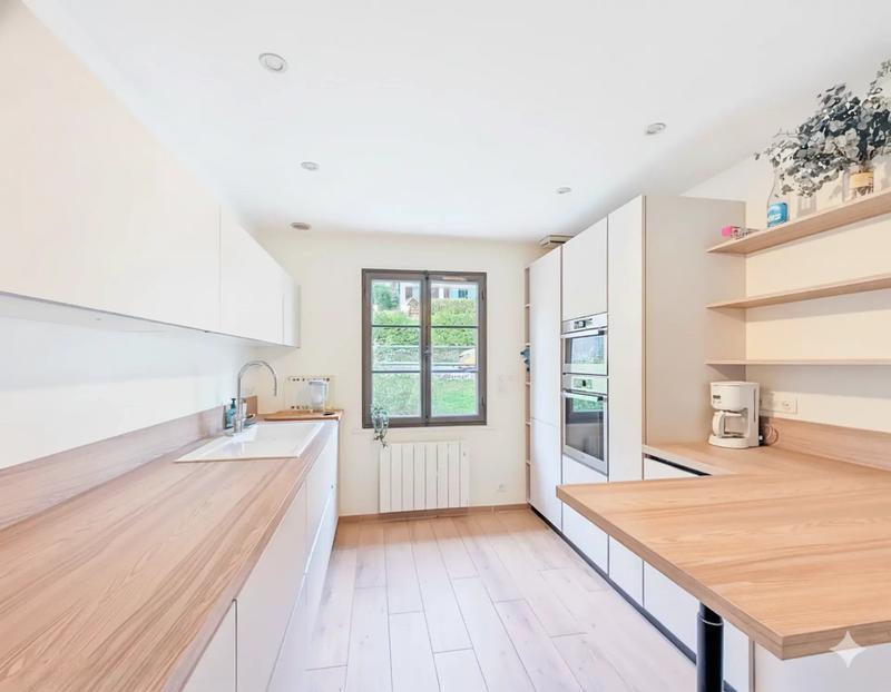 Maison - 160 m² - 6 pièces