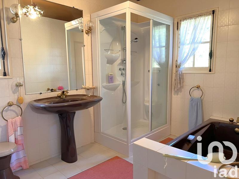 Maison - 200 m² - 8 pièces