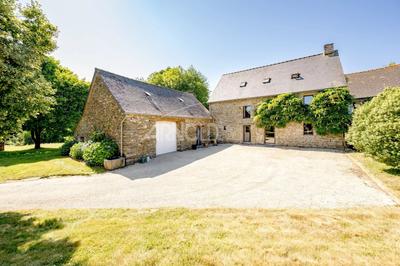 Maison - 137 m² - 8 pièces