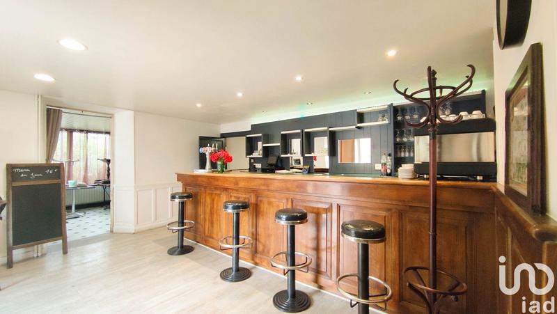 Local commercial - 221 m²