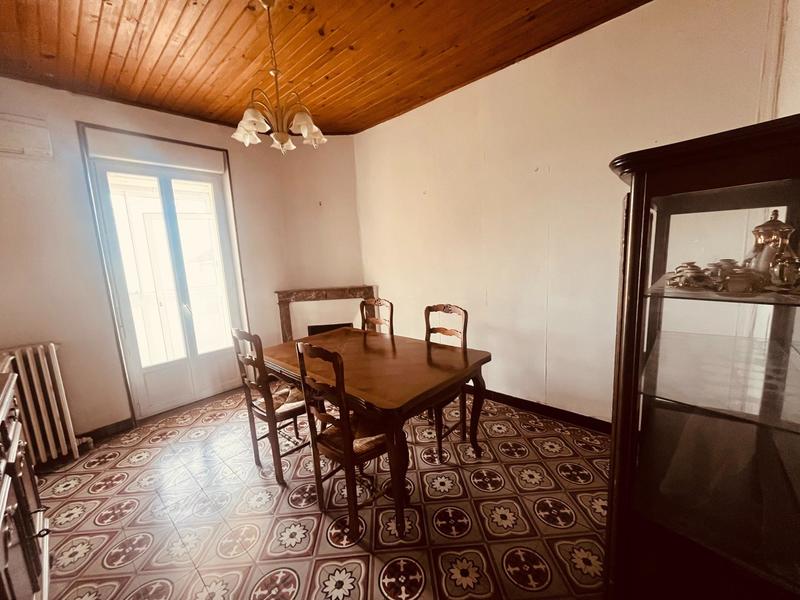 Maison - 96 m² - 7 pièces