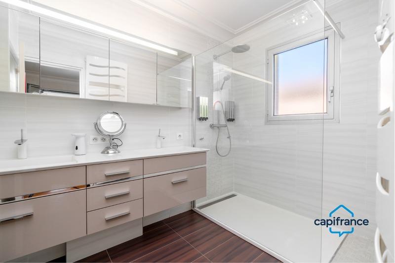 Villa - 169 m² - 8 pièces