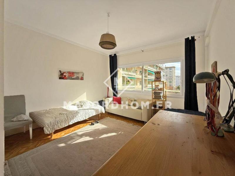 Appartement - 137 m² - 5 pièces