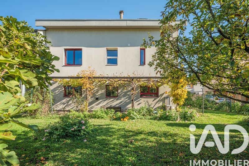 Maison - 254 m² - 10 pièces