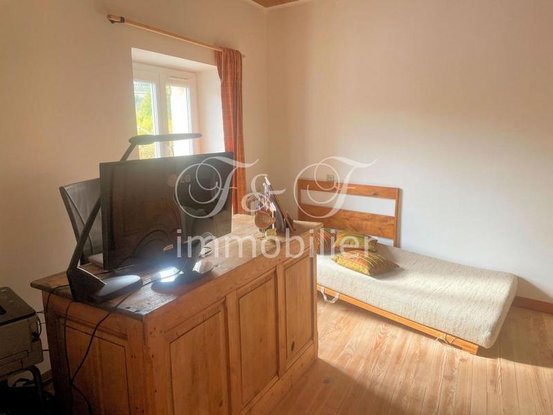 Appartement - 104 m² - 2 pièces