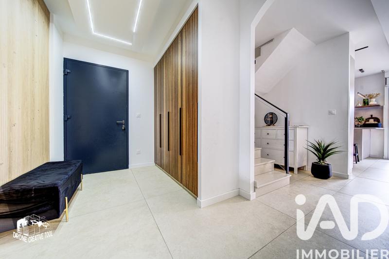 Maison - 90 m² - 5 pièces