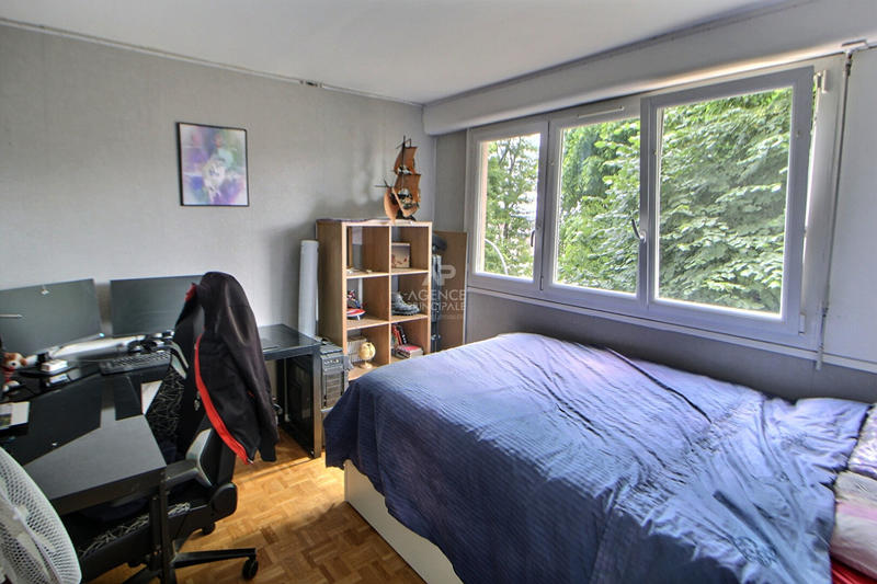 Appartement - 93 m² - 5 pièces