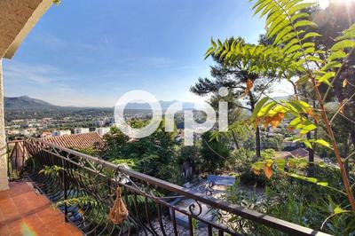 Maison - 162 m² - 6 pièces