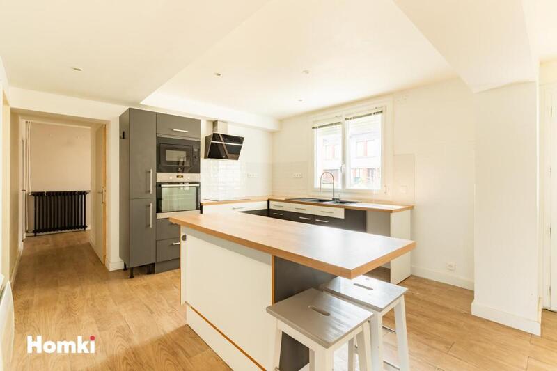 Maison - 210 m² - 7 pièces