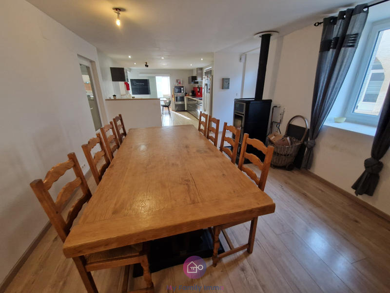 Maison - 168 m² - 9 pièces