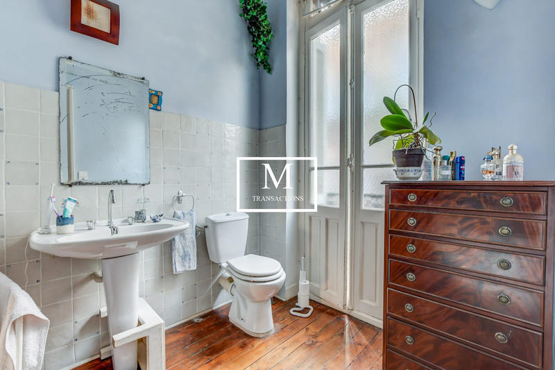 Maison - 215 m² - 6 pièces