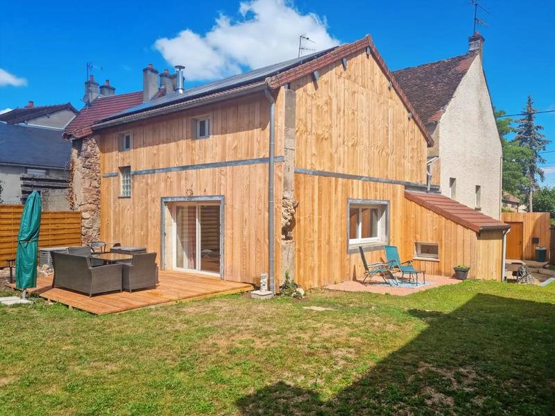 Maison - 207 m² - 7 pièces