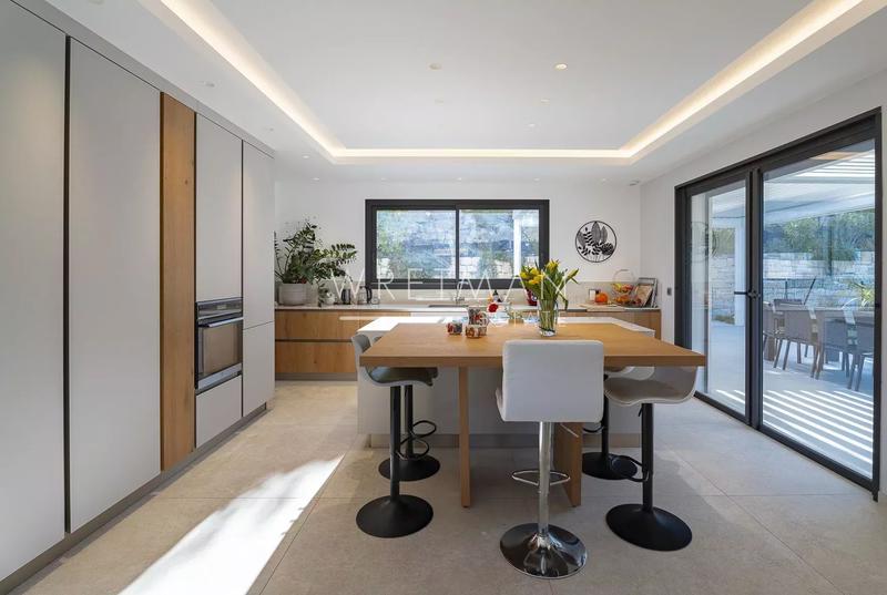 Villa - 324 m² - 7 pièces