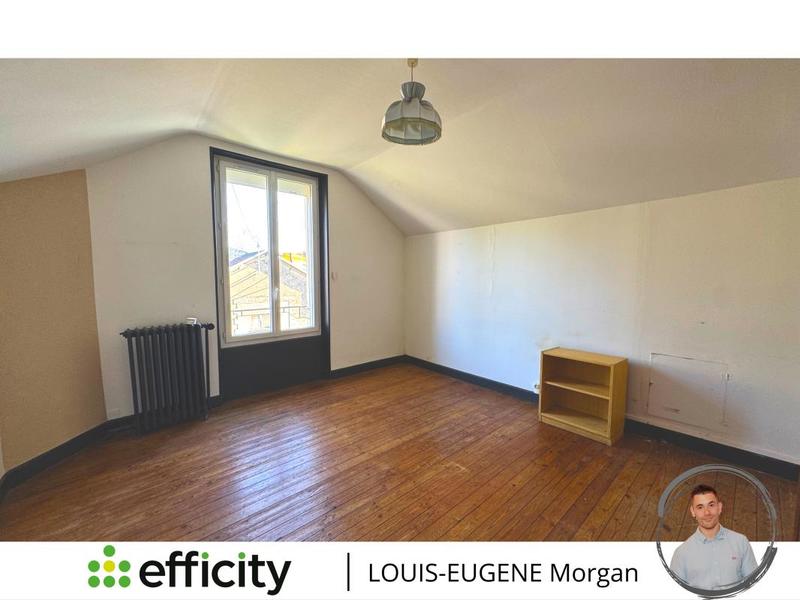 Maison - 181 m² - 9 pièces