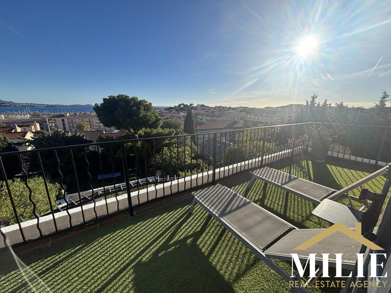 Villa - 245 m² - 7 pièces