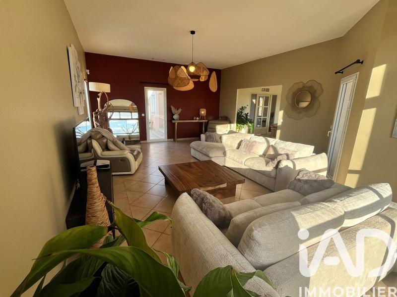 Maison - 199 m² - 7 pièces