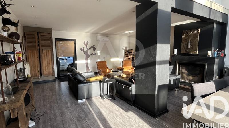 Maison - 263 m² - 7 pièces