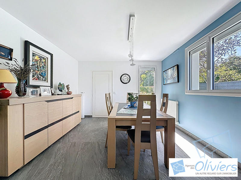 Maison traditionnelle - 200 m² - 8 pièces