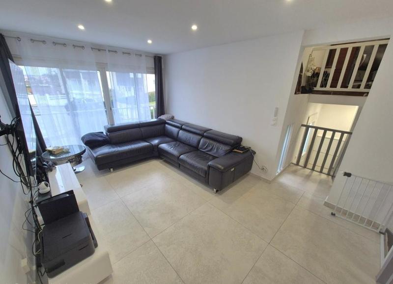 Maison - 111 m² - 6 pièces