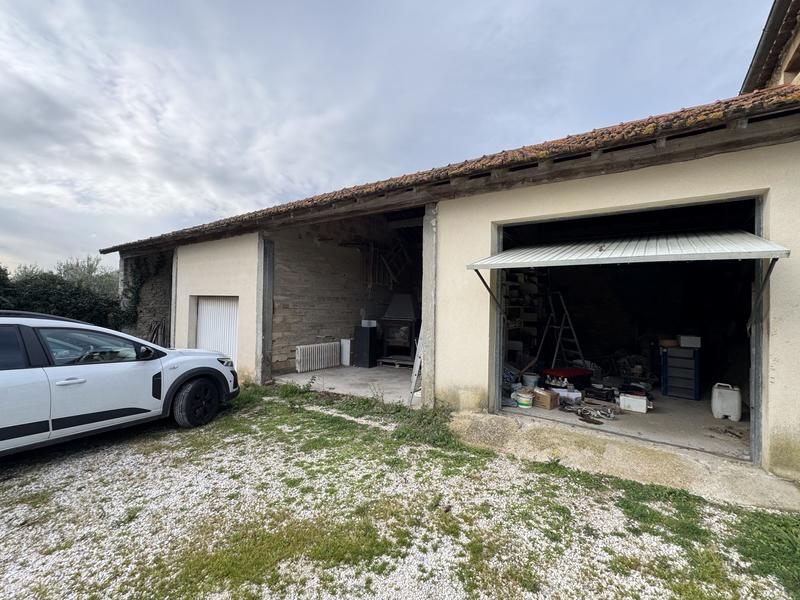 Mas - 261 m² - 8 pièces