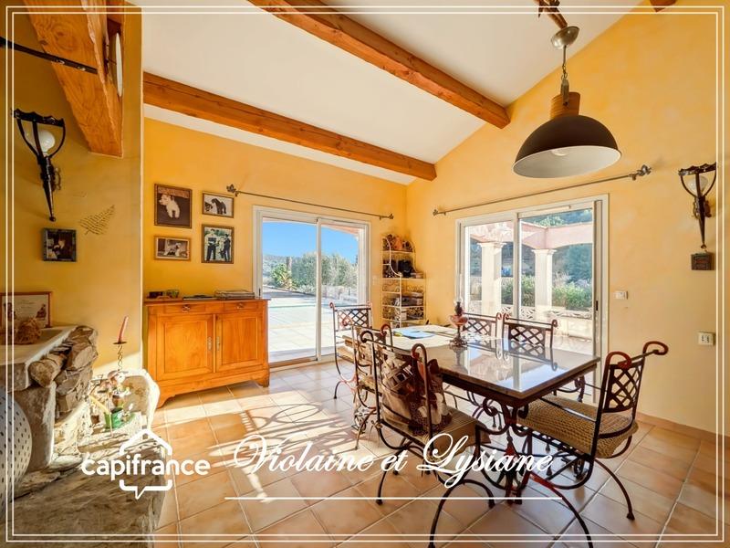 Propriété - 179 m² - 8 pièces