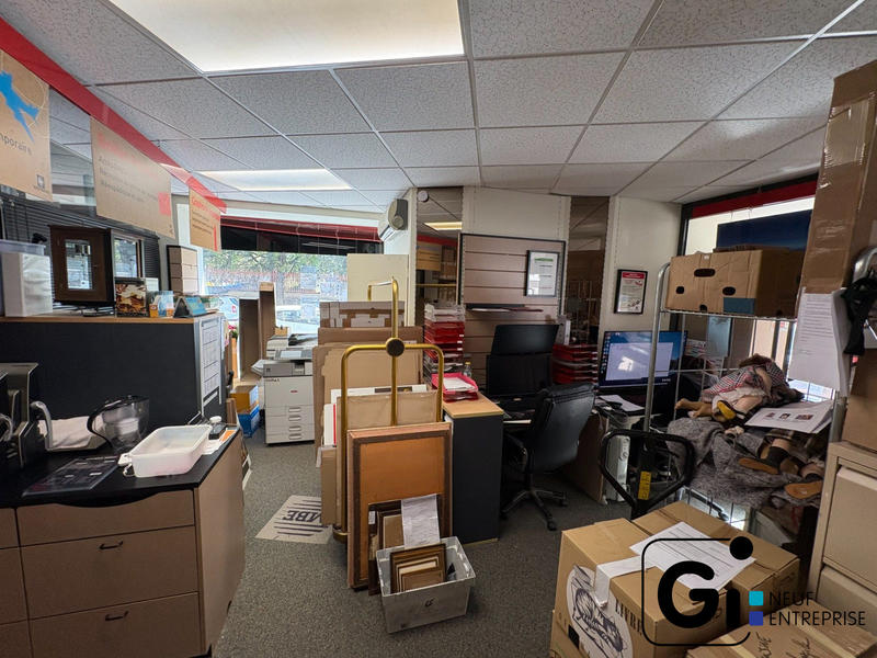 Local commercial - 90 m² - 4 pièces