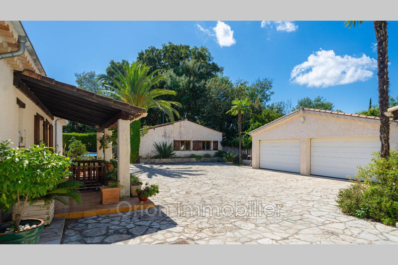 Villa - 300 m² - 9 pièces