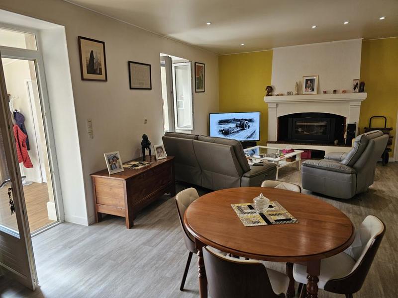 Maison - 220 m² - 8 pièces