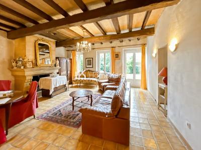 Maison - 330 m² - 8 pièces