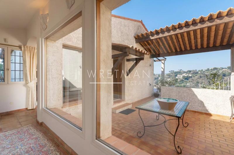 Maison - 269 m² - 9 pièces