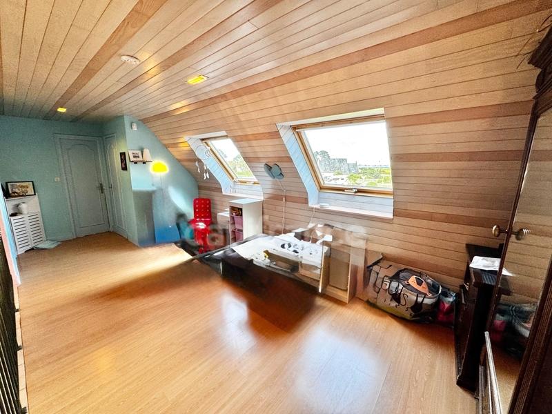 Maison - 197 m² - 8 pièces