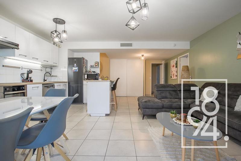 Appartement - 80 m² - 4 pièces