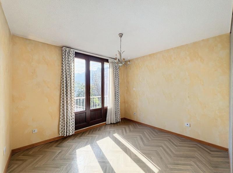 Appartement - 95 m² - 5 pièces