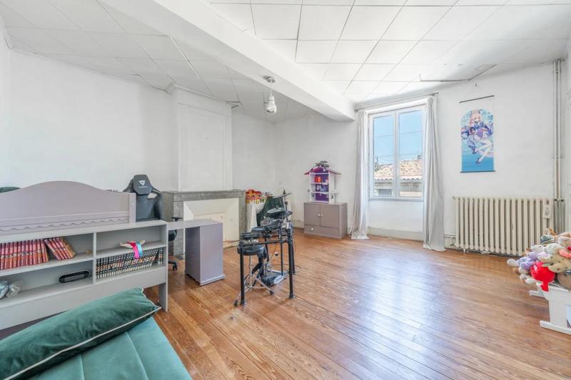 Maison - 290 m² - 8 pièces