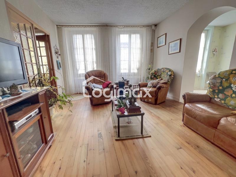 Maison - 212 m² - 10 pièces