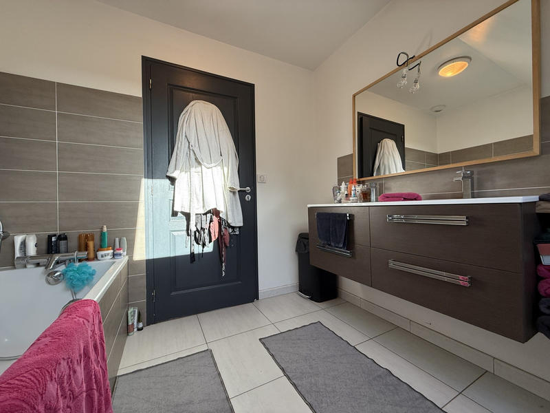 Maison - 166 m² - 6 pièces