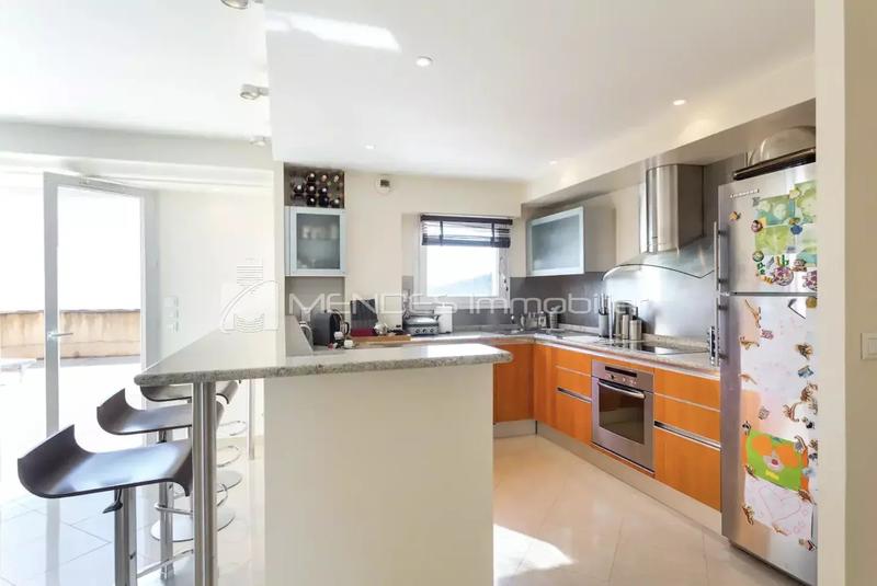 Appartement villa - 108 m² - 4 pièces