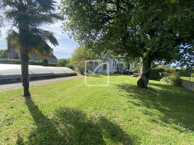 Maison - 168 m² - 9 pièces