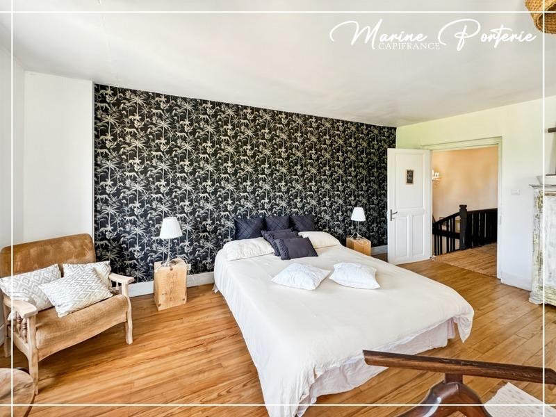 Maison en pierre - 215 m² - 6 pièces