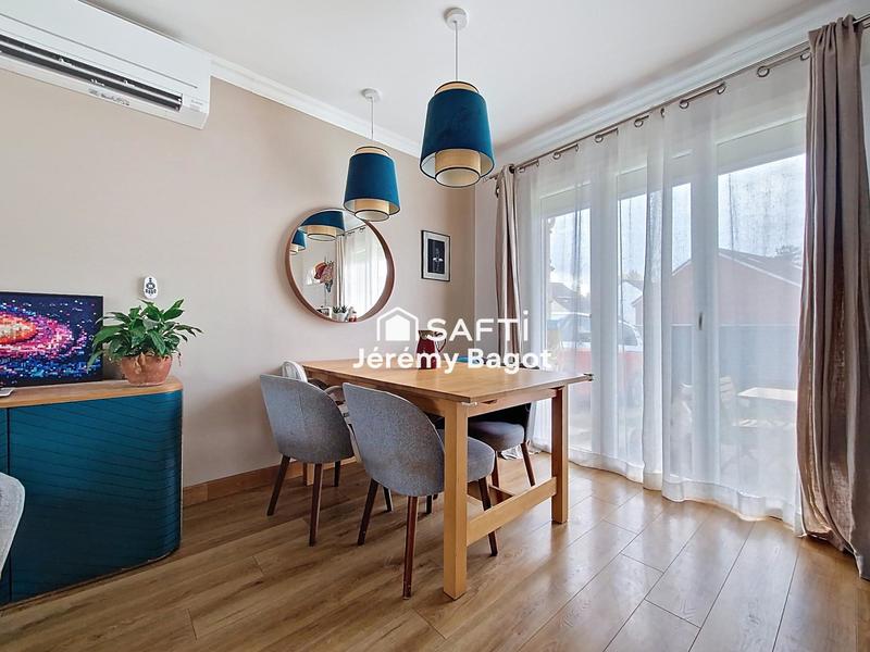 Maison - 99 m² - 5 pièces