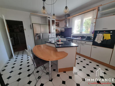 Maison - 147 m² - 5 pièces
