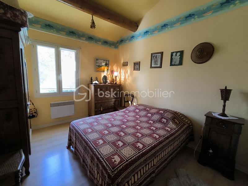 Propriété - 203 m² - 8 pièces